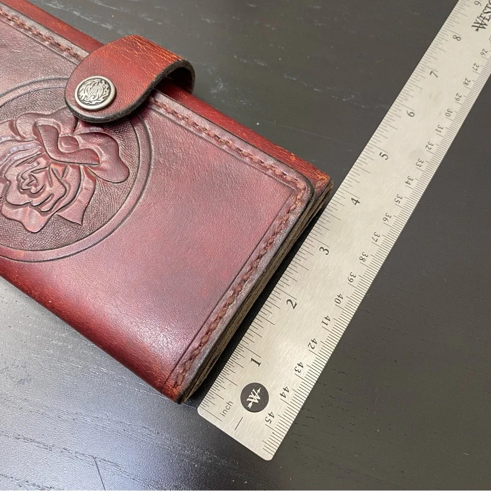 N/A elegant reddish